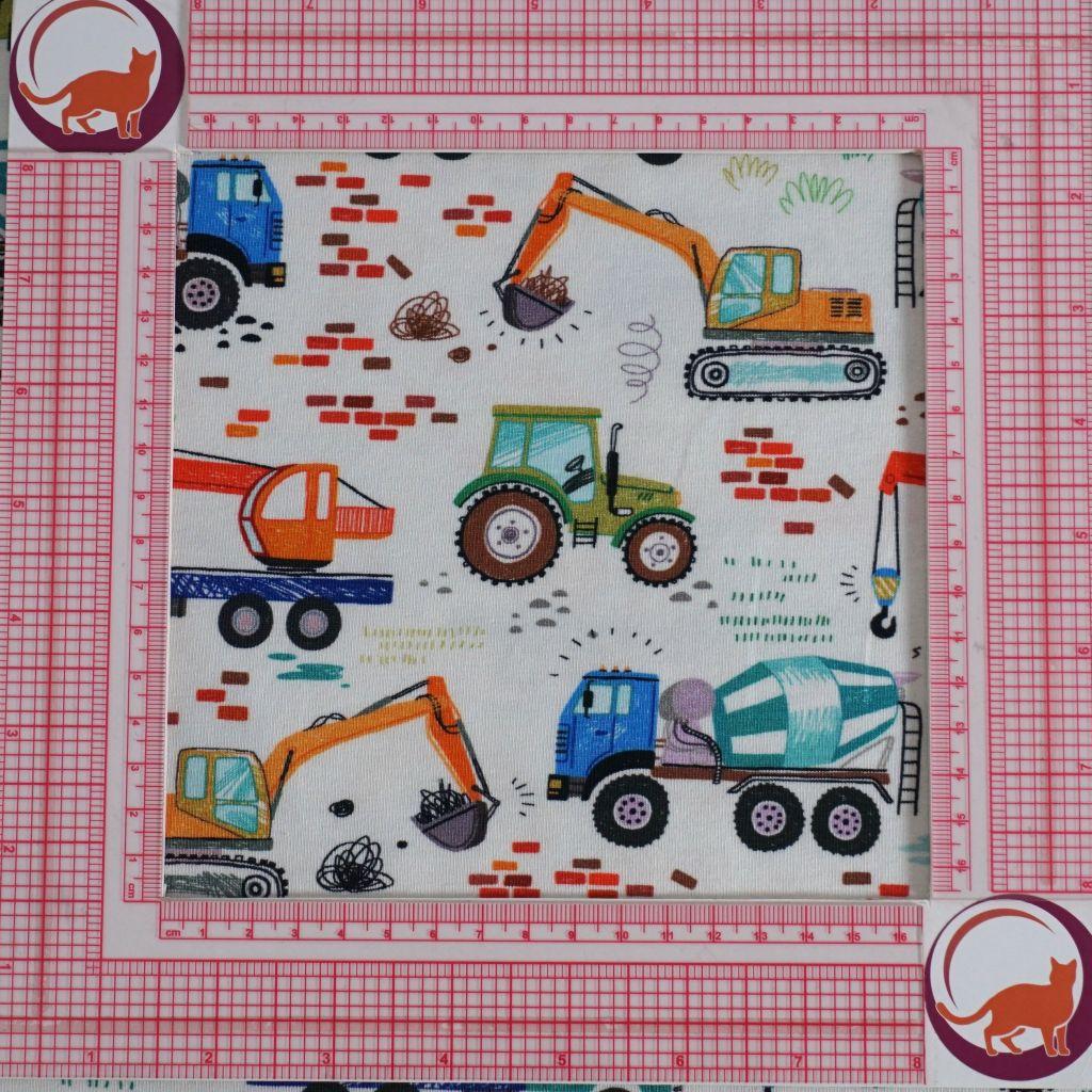 Baumwolljersey Baufahrzeuge bunt ecru – FVJ
